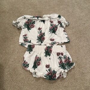 Kate Quinn floral matching set